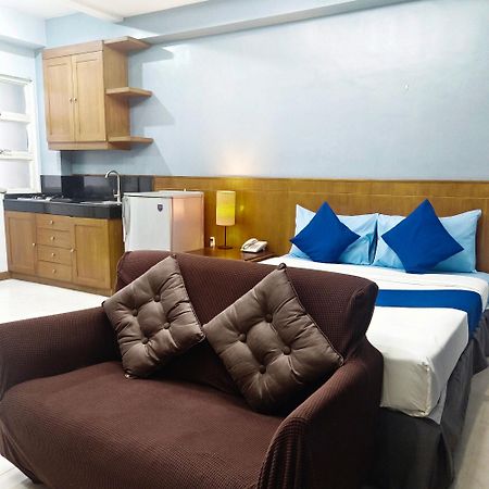 Alley 8 Makati Makati City Ngoại thất bức ảnh