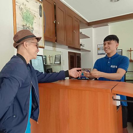 Alley 8 Makati Makati City Ngoại thất bức ảnh